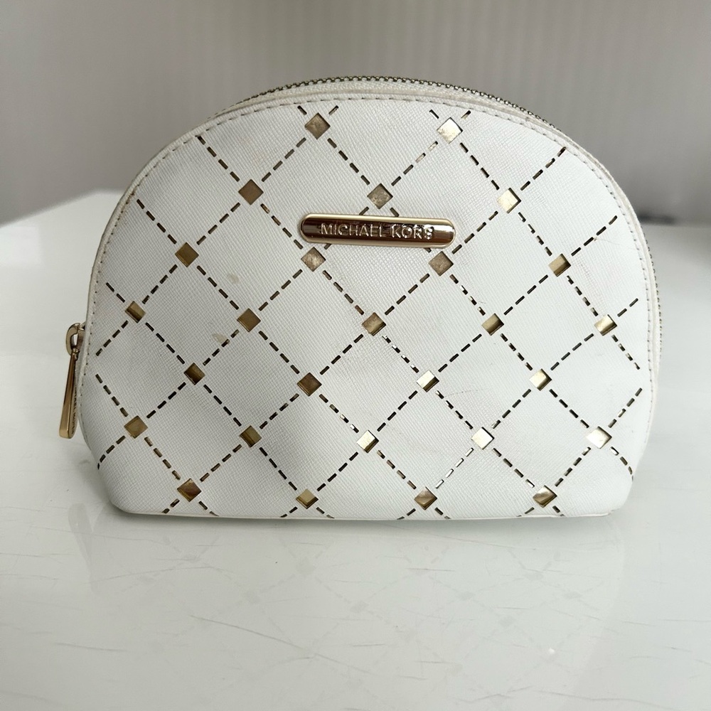Michael Kors White Gold Cosmetic Case Diamond Pattern Makeup Zipper Closure